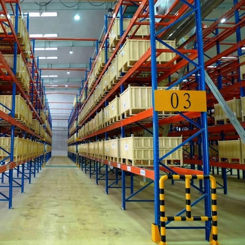 Medidas anticolisão para estantes de armazenamento